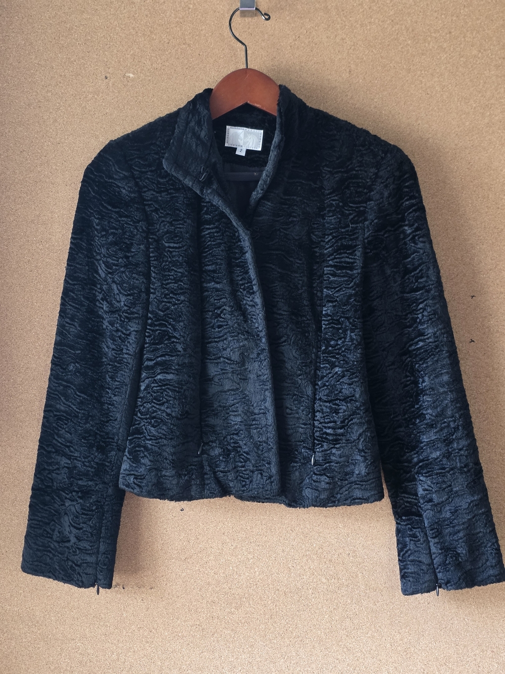 VTG Alberto Makali Textured Black Velvet Cropped Blazer Jacket Mock Neck Sz 2